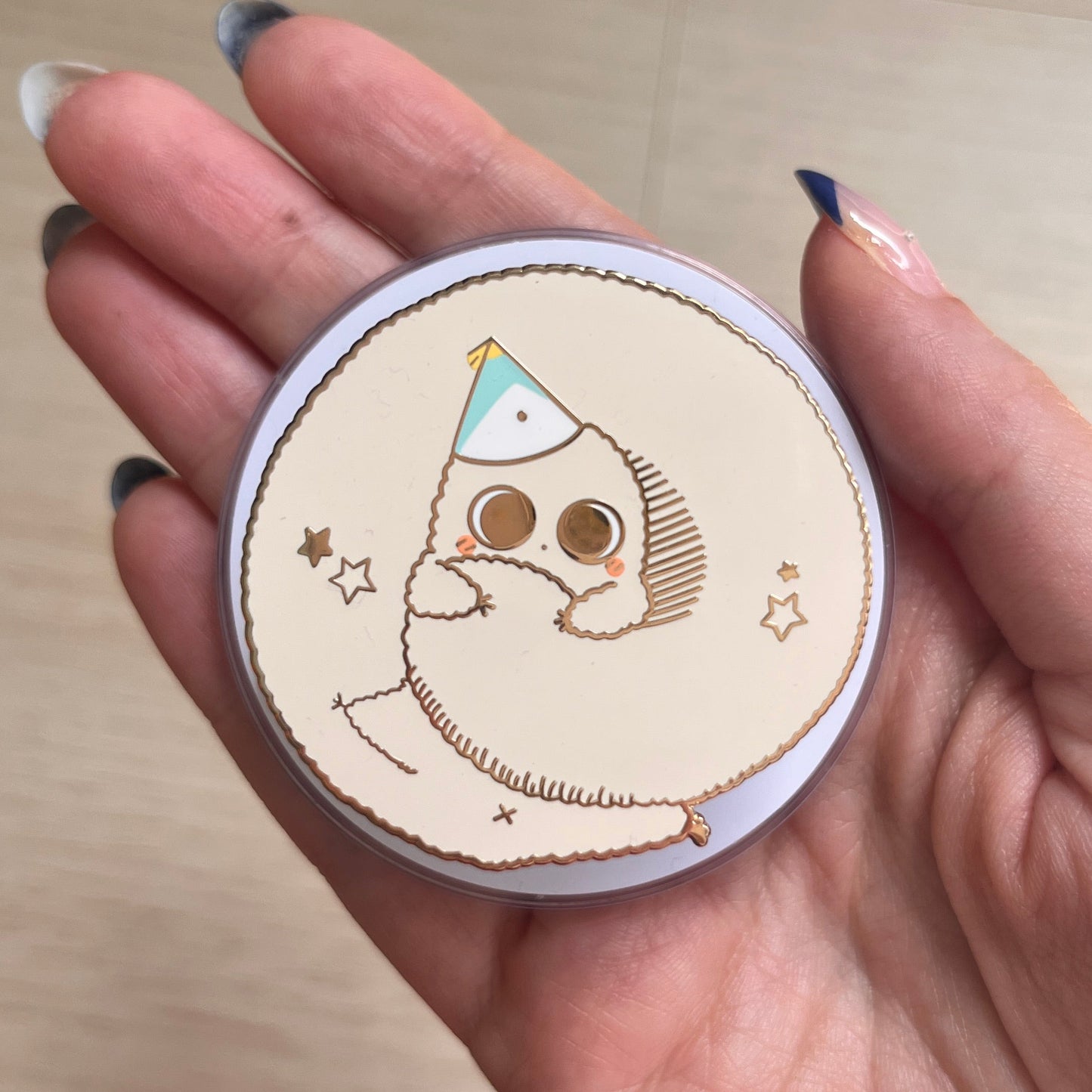[PREORDER] Witch Hat Atelier Brushbug magnetic enamel popsocket